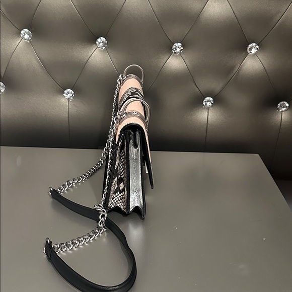 Elegant Black and Beige Women's Bag - Picture 4 of 5